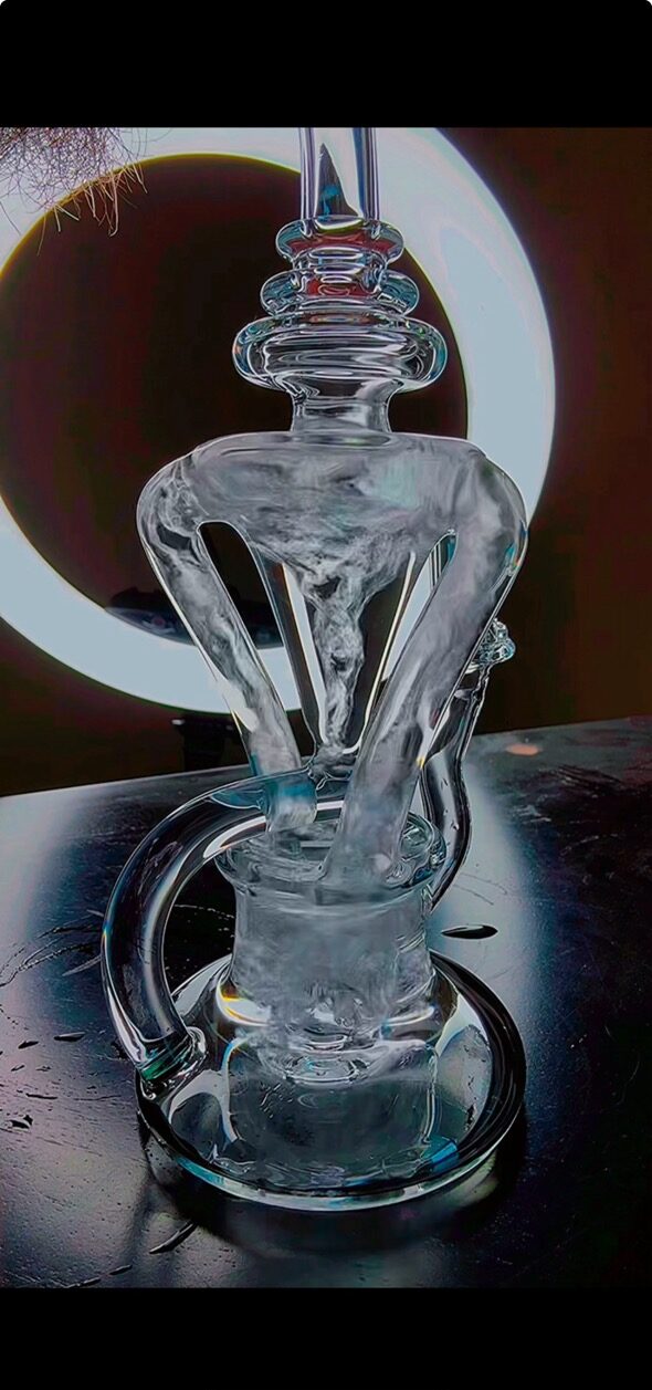 The perfect balance of elegance and boldness in glass.